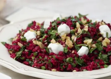 Sofranıza Renk Katacak: Şalgamlı Bulgur Salatası Tarifi